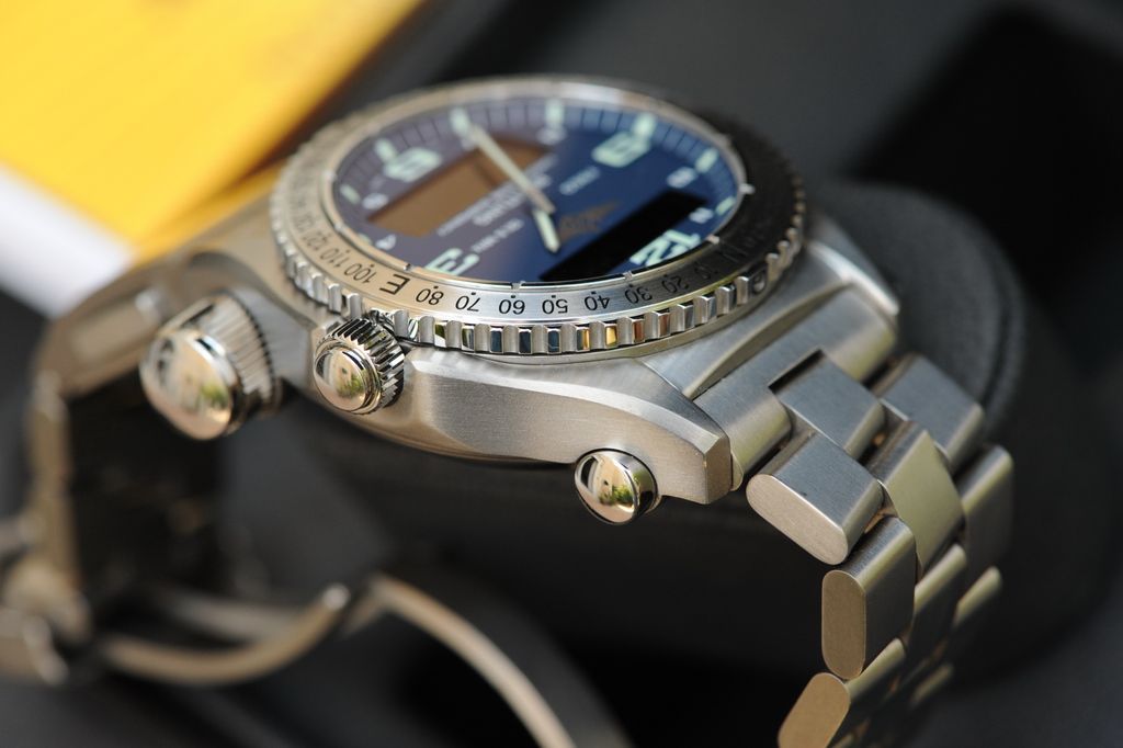 digital utc watch